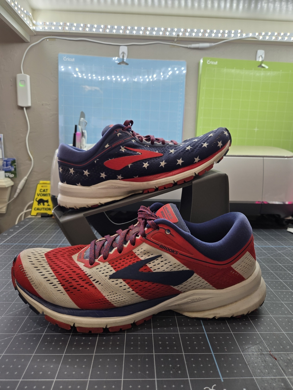 Brooks Launch 5 Victory USA Stars Stripes Running Shoes Women's 9